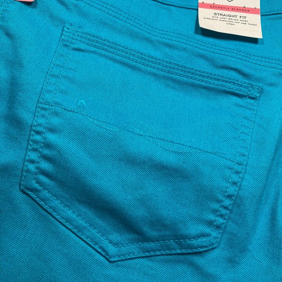 St. John's Bay Womens Turquoise Jean Capri Straight Fit - Picture 2 of 5